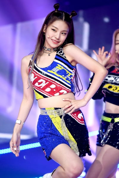 [포토] ITZY 예지, '귀여운 미소~'