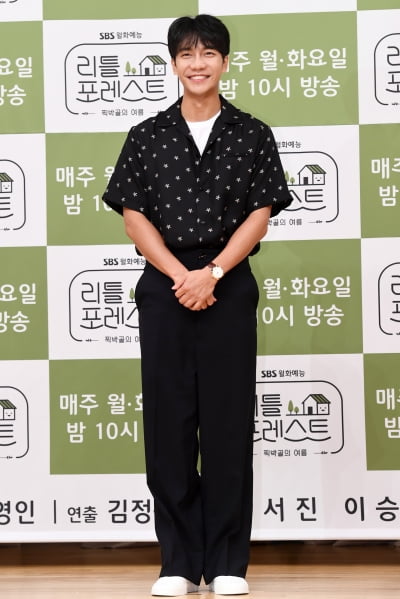  이승기, '여심 사로잡는 부드러운 미소~'