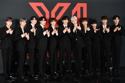 [포토] 엑스원, 멋지게 'X1' 그리며 공식 데뷔