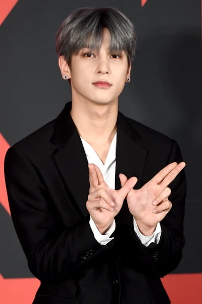 [포토] 엑스원 이한결, '멋진 손가락 포즈~'