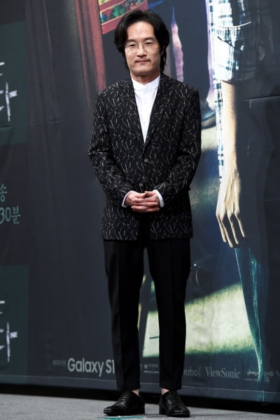 [포토] 이중옥, '깔끔하게 슈트 차려입고~'