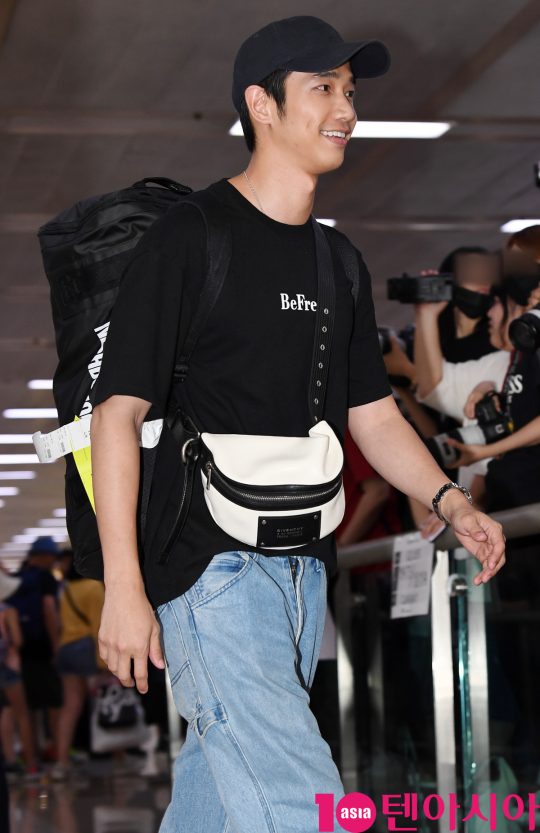 대만 배우 류이호 (劉以豪)가 31일 오후 한국일정 참석차 김포국제공항을 통해 입국하고 있다.
