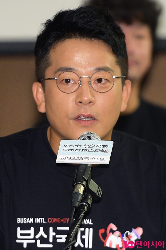 개그맨 김준호가 8일 오전 서울 상암동 스탠포드호텔에서 열린 제 7회 ‘부산국제코미디페스티벌’ 기자회견에 참석했다. / 서예진 기자 yejin@