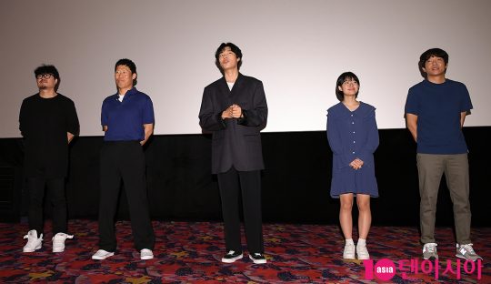 원신연 감독(왼쪽부터), 유해진, 류준열, 이재인, 박지환