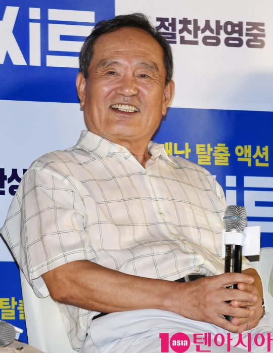 배우 박인환이 14일 오후 서울 송파구 롯데시네마 월드타워에서 열린 영화 ‘엑시트’ 땡큐 쇼케이스에 참석하고 있다.