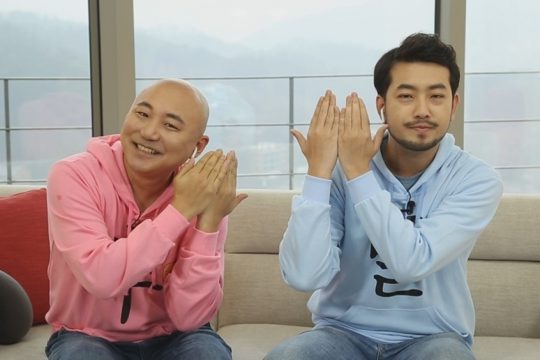 MBC FM4U ‘배철수의 음악캠프’에 특별DJ로 출연하는 웹툰 작가 주호민(왼쪽부터), 이말년. /사진제공=MBC