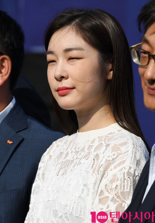 전 피겨 스케이팅 선수 김연아가 20일 오전 서울 방이동 올림픽공원 내 SK핸드볼경기장에서 열린 SK텔레콤 ‘노트10 론칭 세리머니’ 행사에 참석했다.