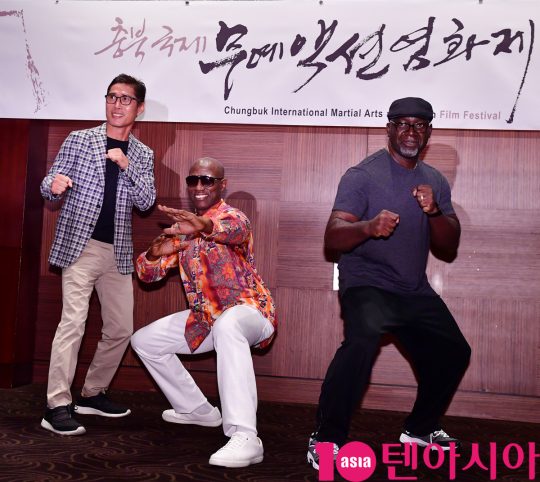 정두홍 무술감독, 웨슬리 스나입스 (Wesley Snipes), 척제프리스가 28일 오전 서울 장충동 신라호텔에서 열린 ‘2019 충북국제무예액션영화제’ 내한 기자회견에 참석하고 있다.