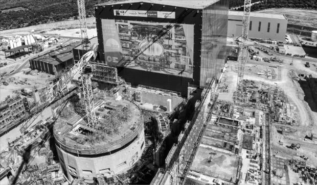 프랑스 카다라슈 지역에 들어서는 국제핵융합실험로(ITER). 2025년 플라즈마를 개발해내는 것을 목표로 공사하고 있다.  /국가핵융합연구소 