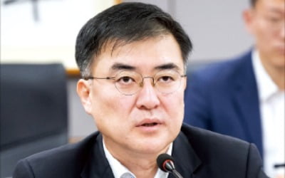 금융위, 6일 시장전문가 긴급 소집…비상카드 꺼내나