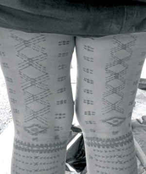 사모아 여인들은 무릎 전체에 말루라 불리는 문신을 한다.   박준 사진작가 제공 