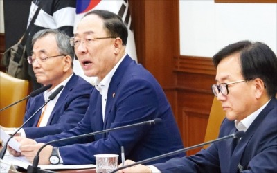 기업들 "韓·美 갈등까지 걱정할 판…불확실성 커져 대응 엄두 안나"