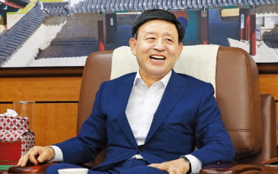 허성곤 김해시장 "의생명산업 13년 육성 결실…파격적 인센티브 줄 것"