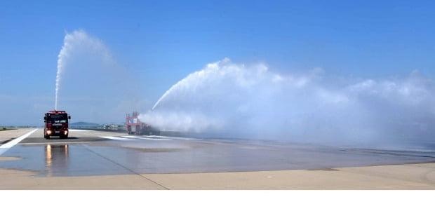 인천공항 활주로 살수작업