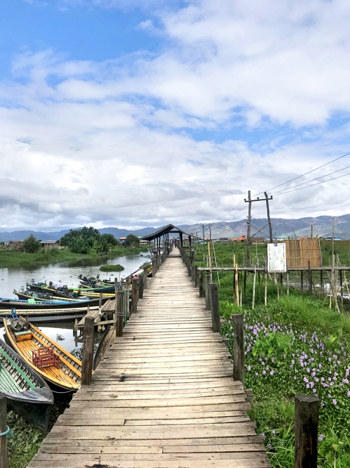 [travel abroad] 사원에서 우리는 모두 맨발이 된다