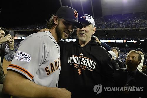 MLB 보치 감독 "여정의 마지막을 범가너와 함께 해서 행복"