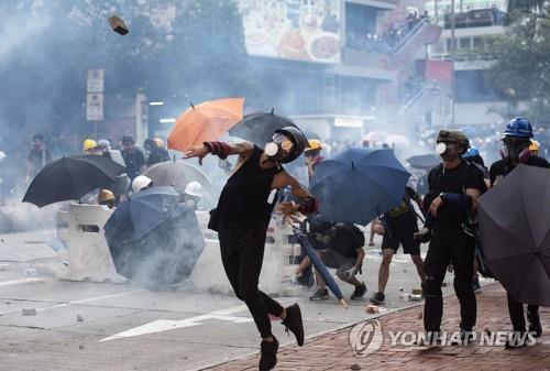 中매체들, 홍콩시위대에 "일국양제 마지노선 넘지 마라" 경고(종합)