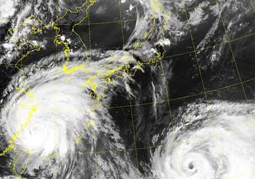 태풍 북상에 중국·일본 '긴장'…한국 상대적 '여유'(종합)