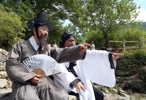 소쇄처사 된 박양우 장관 "국내관광 살려봅시다"