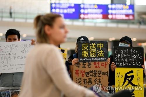 홍콩 10주째 주말시위…송환법 반대서 보통선거 요구까지 확대(종합)