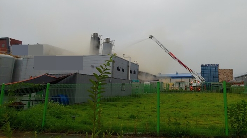 천안 공장서 화재…질산·황산 혼합용액 3t 누출(종합2보)