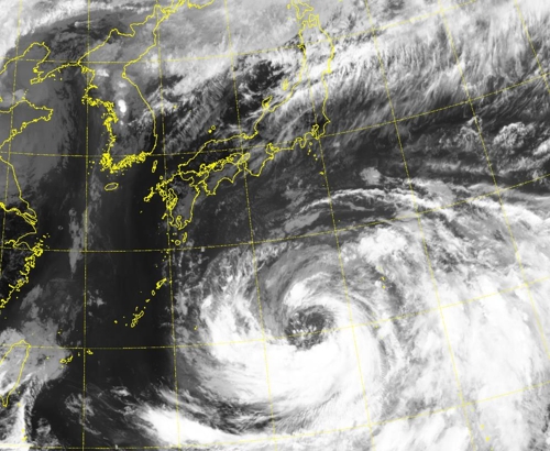 태풍 '크로사' 일본 향해 북상…광복절 규슈 상륙할 듯