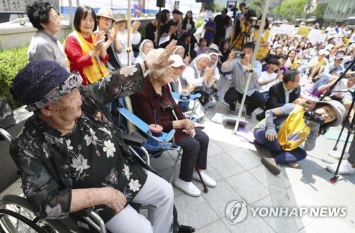 반성없는 일본 향한 '1400번의 수요일'…"평화·인권의 장"
