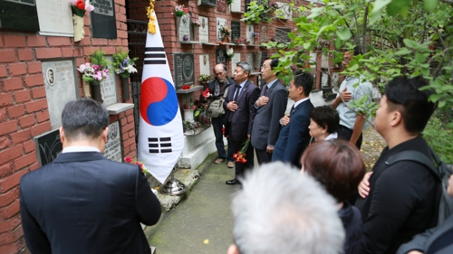 광복절 맞아 모스크바서도 독립유공자 묘 방문 헌화 행사