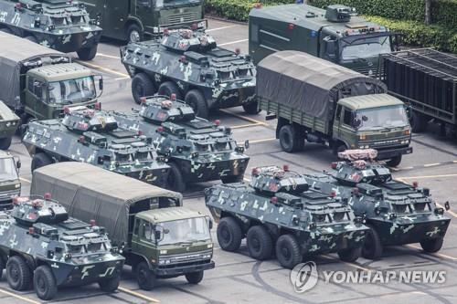 "홍콩서 10분거리 선전 스타디움에 中병력 수천명 퍼레이드"(종합)