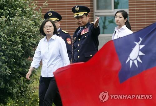 차이잉원, 홍콩 거론하며 '中위협' 부각 "내가 민주주의 지킨다"