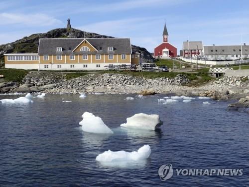 "트럼프, 그린란드에 '눈독'…백악관에 매입 검토 지시"