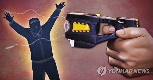 "밀린 임금 달라" 흉기난동 40대에 테이저건 쏴 검거