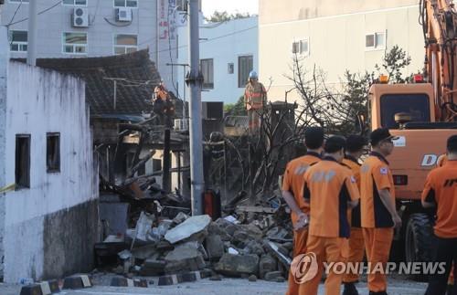 전주 소재 여인숙서 새벽 화재…투숙객 3명 사망(종합)