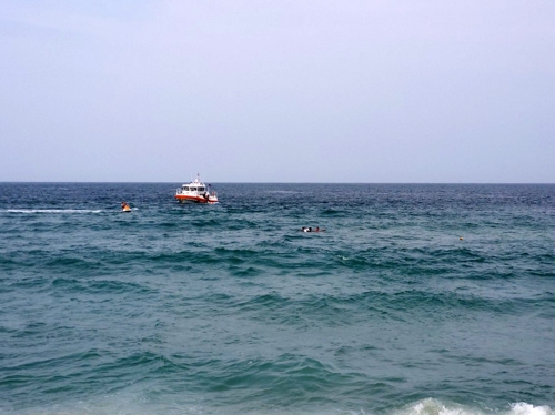 폐장 동해안 해수욕장서 표류사고 속출…11명 구조