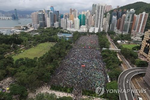 홍콩 정세 불안에 해외이주 모색 부유층 늘어