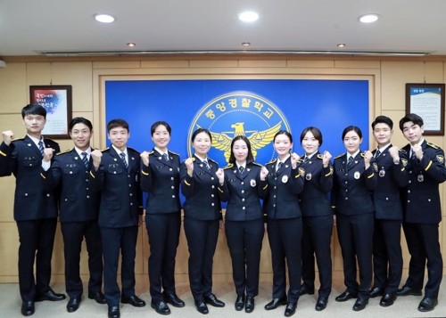 3대째 경찰·프로복서·방송PD 출신…신임경찰, 치안현장으로(종합)