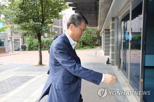 은성수 "자동차보험 '경미사고 과잉치료' 개선 추진"(종합)