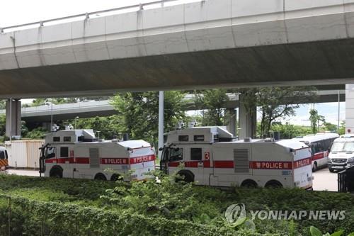 경찰 불허에도 홍콩서 13주째 주말 시위…경찰 물대포 대기