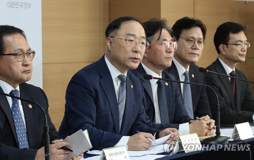 "우리도 백색국가서 日 제외"…한일 경제전쟁 `전면전` 포문 열었다