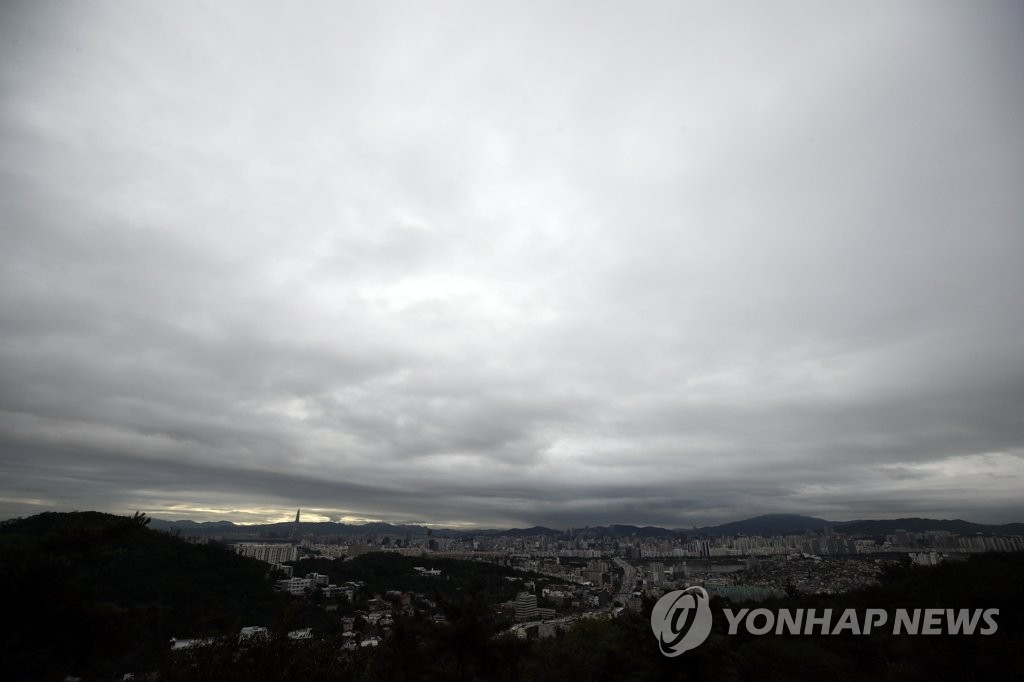 [날씨] 토요일 오전 중부·오후 남부지역 비 소식...폭염 여전