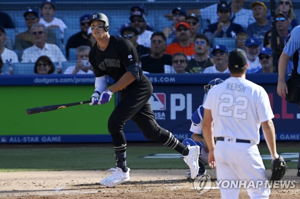 류현진 이어 커쇼도 양키스에 홈런 3방 맞고 안방불패 마감