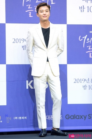 [TEN PHOTO]연우진 &#39;로코킹 노립니다&#39;