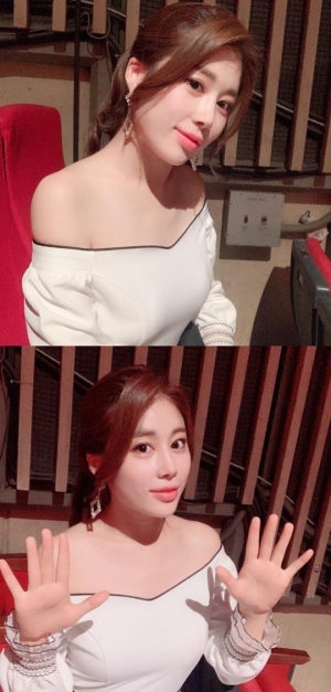 트로트 가수 김소유, '가요무대'서 '홍콩 아가씨' 열창...비하인드컷 공개