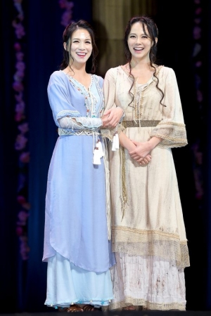 [TEN PHOTO]린아 김지우 &#39;미소 가득한 에스더&#39;