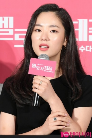 [TEN PHOTO] 전여빈 &#39;서른살 여자들의 이야기에요&#39;