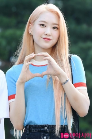 [TEN PHOTO] 오마이걸 지호 &#39;미모에 홀린다&#39;