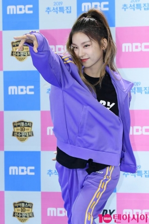 [TEN PHOTO] ITZY 예지 &#39;예쁨 받아라~&#39;