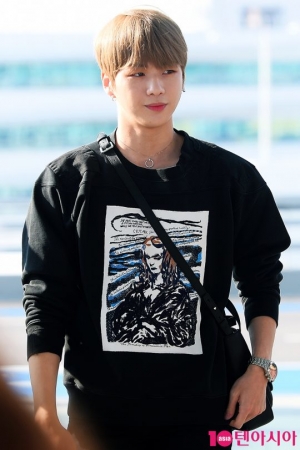 강다니엘 측 &#34;18일 홍콩 팬미팅 연기···안전 위한 결정&#34; (공식)