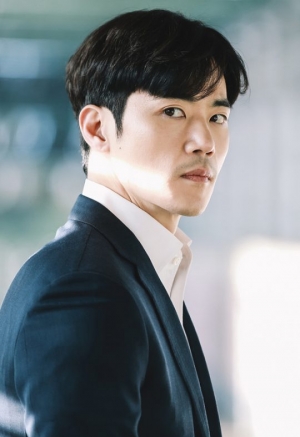 김강우, KBS 수목극 '99억의 여자' 주연 확정...조여정과 호흡