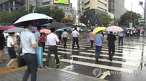 남부지방 호우특보…전국 흐리고 낮 최고기온 32도